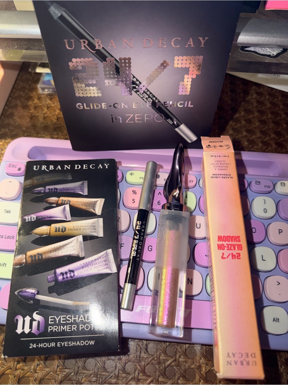 Urban Decay Eye Set with 24/7 Primer Potion, Glazed-on Eyeshadow & Eye Liner New